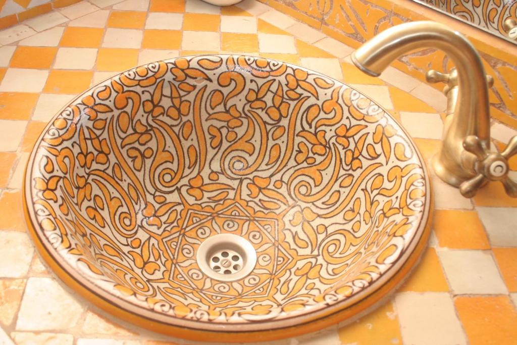 Ріад в Марракеші умивальник
